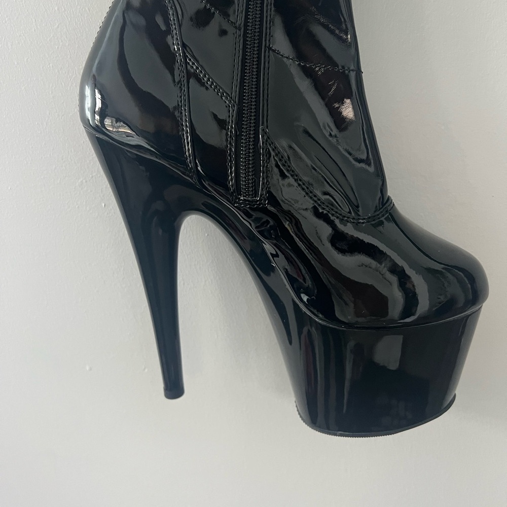 Size 7 Pleasure Knee High Platform Heels
